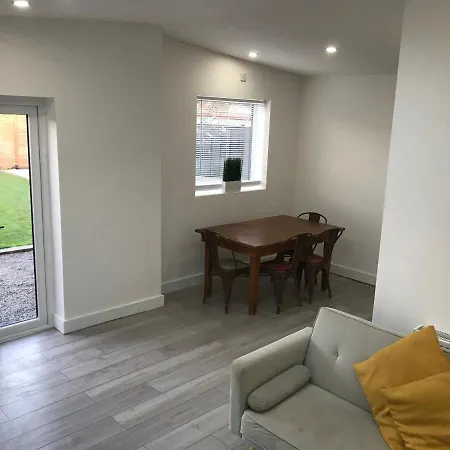 Unique 4 Bedroom House, Ideal For Hs2, Business People, Contractors & Workers Minworth Exterior photo