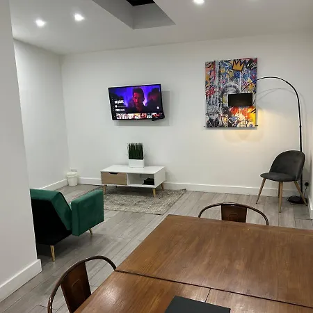 Unique 4 Bedroom House, Ideal For Hs2, Business People, Contractors & Workers Minworth Exterior photo