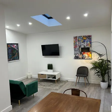 Unique 4 Bedroom House, Ideal For Hs2, Business People, Contractors & Workers Minworth Exterior photo
