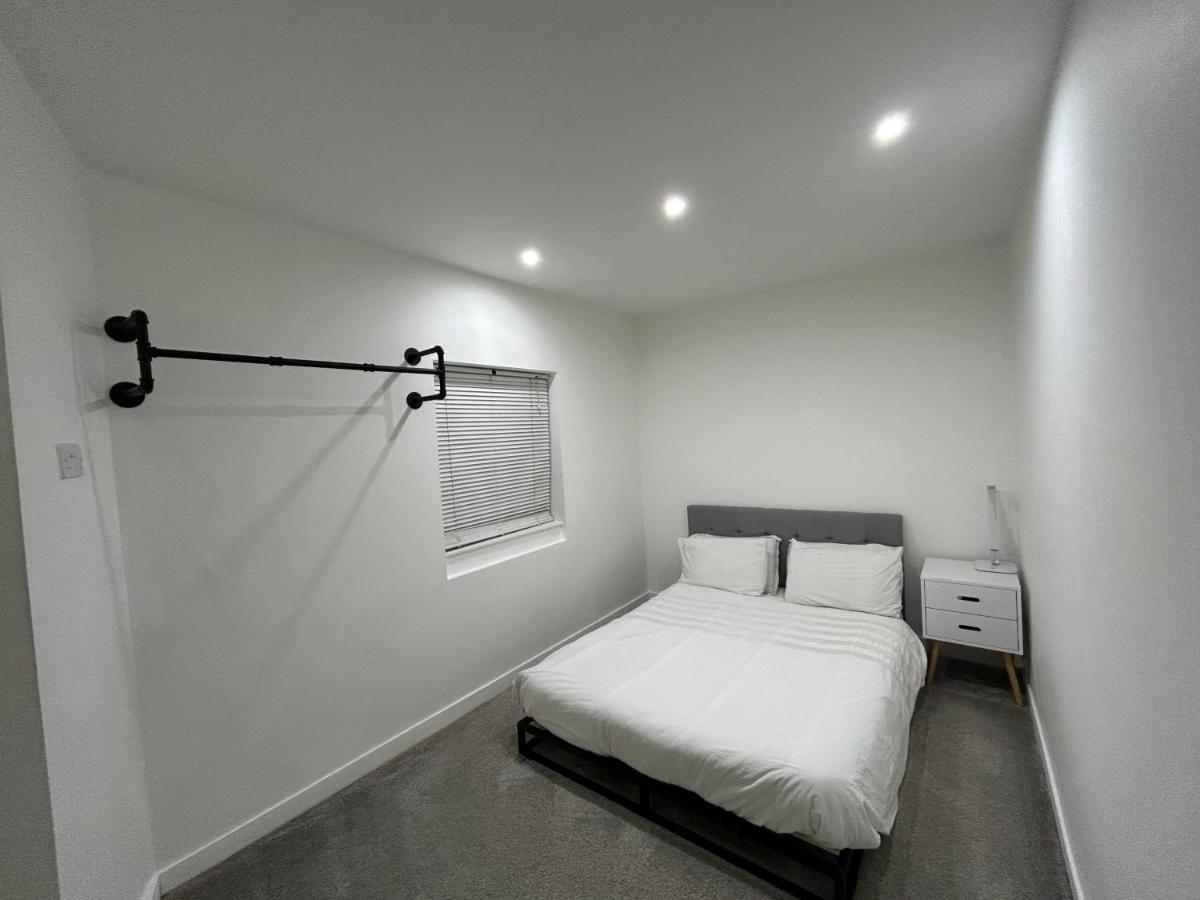 Unique 4 Bedroom House, Ideal For Hs2, Business People, Contractors & Workers Minworth