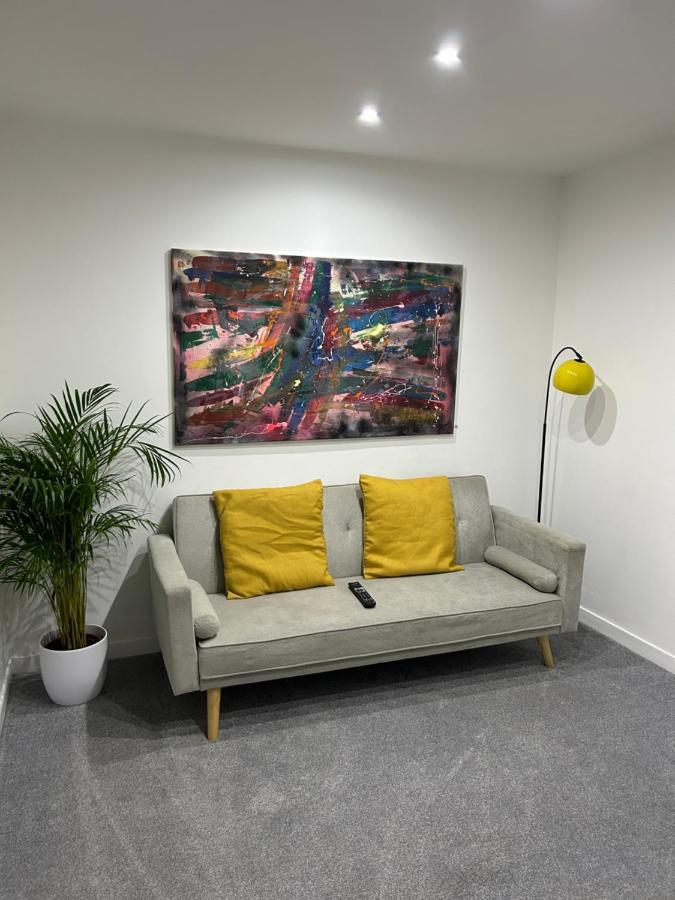Unique 4 Bedroom House, Ideal For Hs2, Business People, Contractors & Workers Minworth
