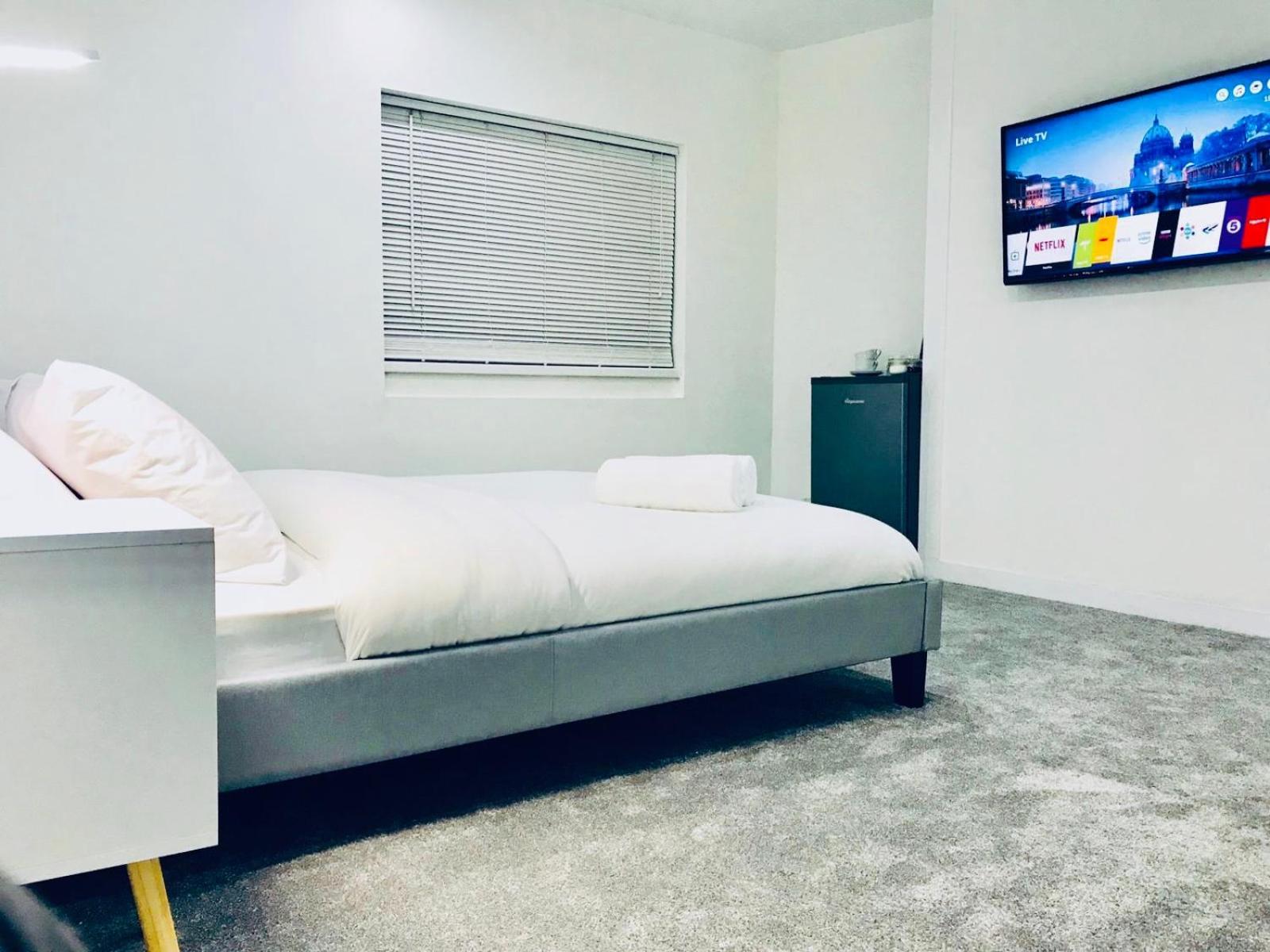 Unique 4 Bedroom House, Ideal For Hs2, Business People, Contractors & Workers